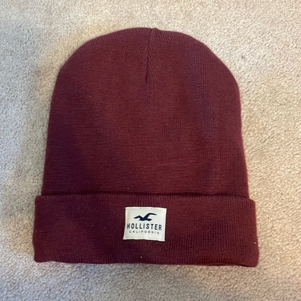 Maroon beanie